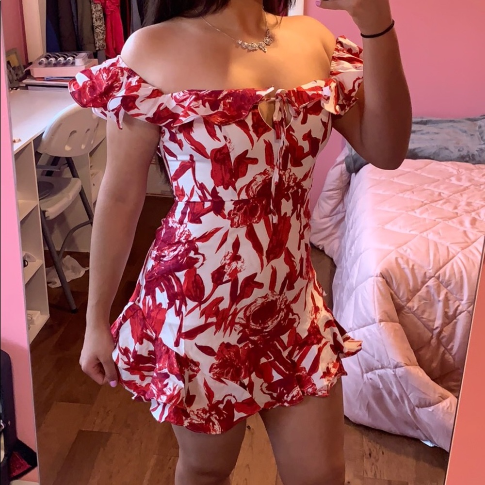 Off the shoulder mini dress 🌺 - Picture 3 of 9